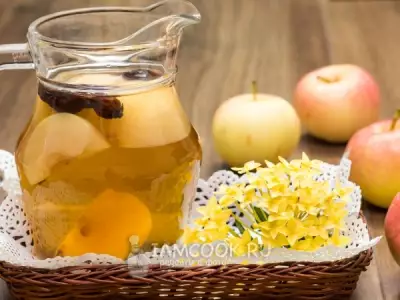 Напиток из шиповника с яблоками и лимоном