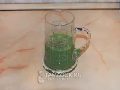 Зеленый коктейль из шпината