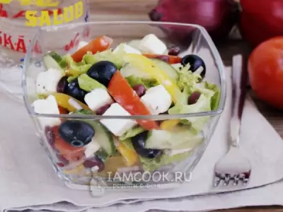 Греческий салат с фасолью