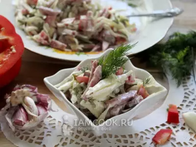 Салат из свежей капусты с копченой колбасой