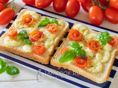 Бутерброды с сыром и помидорами в микроволновке