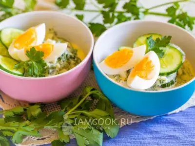 Весенний салат с огурцом и яйцом