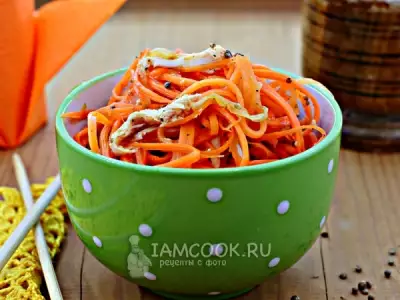 Салат с корейской морковью и копчёным куриным филе фото