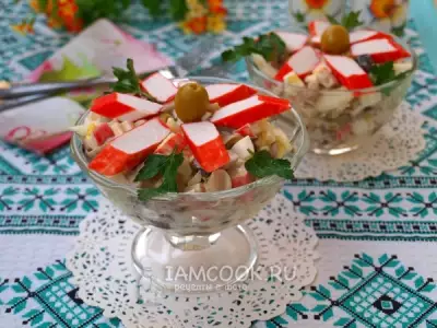 Салат с крабовыми палочками и грибами