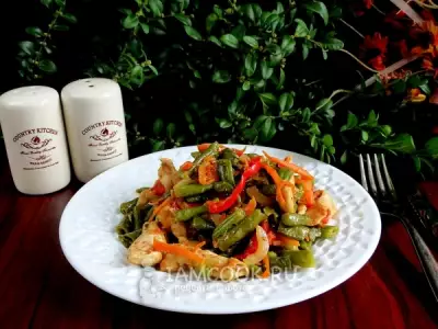 Стручковая фасоль с куриной грудкой