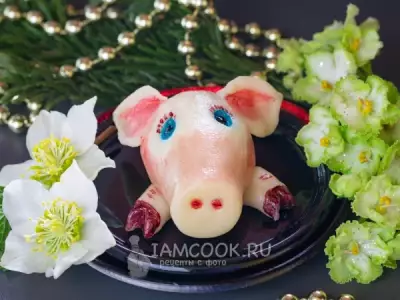 Свинка из марципана