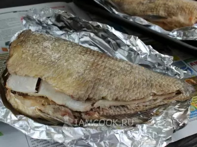 Рыба в духовке в чешуе