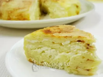 Пирог из лаваша с сыром и творогом в мультиварке