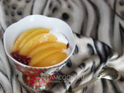 Десерт «Персик Мельба»