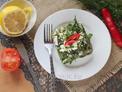 Салат из листьев одуванчика, яиц и морской капусты
