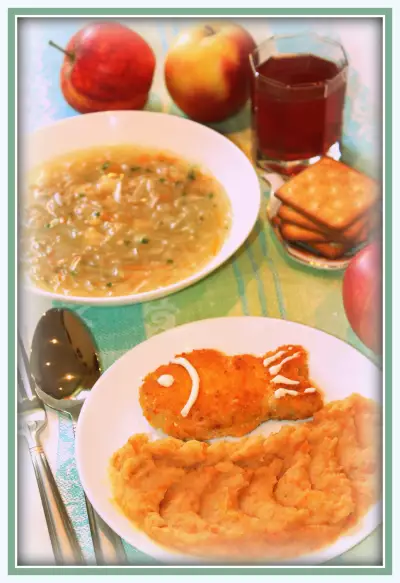 Суп с капустой, рыбные котлеты, картофельно-морковное пюре, компот (идеальный обед за 60 минут)