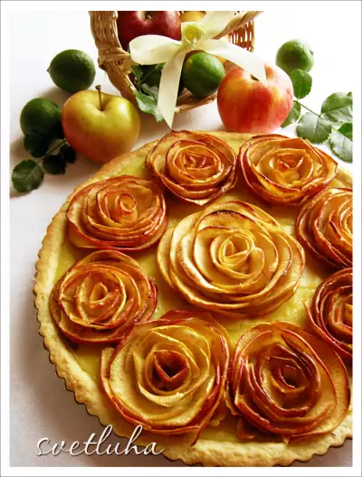 Песочный пирог "яблочные розы"