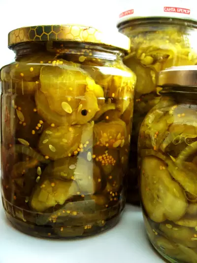 Пикули из огурцов для бутербродов (bread and butter pickles)