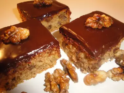 Ореховый пирог с шоколадной глазурью(καρυδοπιτα με γλασο)