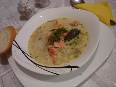 Нежный, сливочный рыбный суп с тушеными овощами. тест -драйв vitek