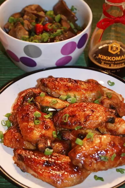 Чесночные крылышки срирача с баклажанами сычуань- ужин по-китайски