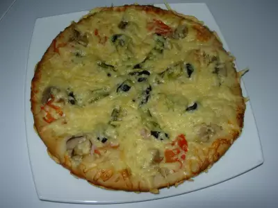 Пицца ранчо с соусом айоли на постной дрожжевой основе