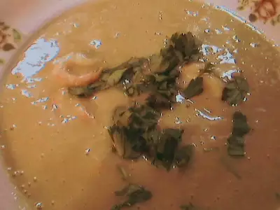 Суп-пюре с пореем и креветками