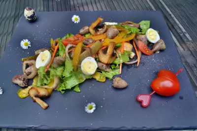 Салат с куриными сердцами имбирём перепелиными яйцами грибами