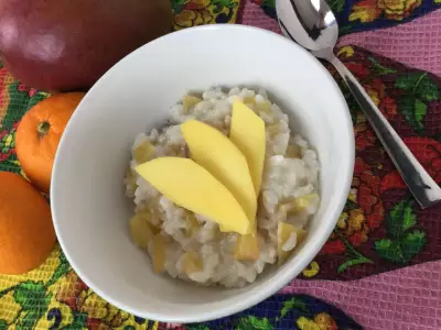 Рисовая каша на кокосовом молоке с манго