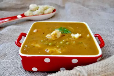 Тыквенный суп-пюре с разноцветной чечевицей и картофельными клёцками (дуэль)
