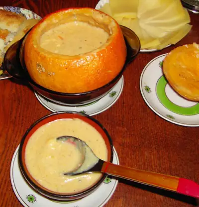 Сырный суп в тыковке