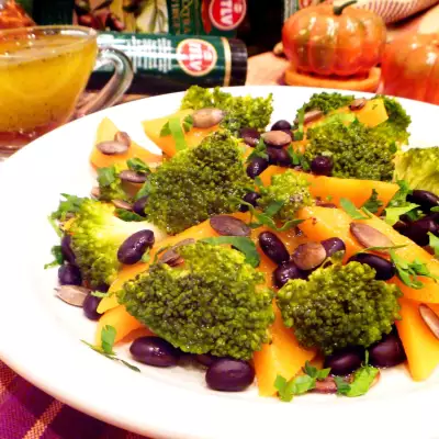 Салат тыквенный с брокколи и фасолью
