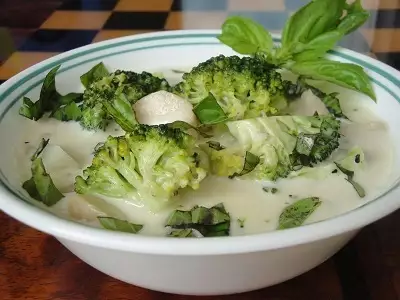 Крем суп с гребешками броколи и грибами