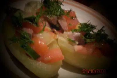Салат из селедки в картофельных лодочках