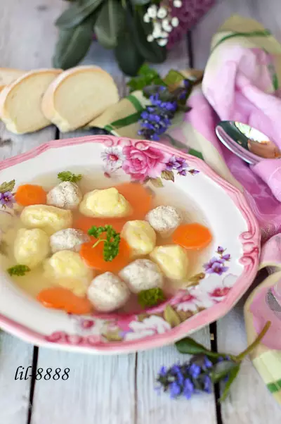 Датский суп с двойными клецками.