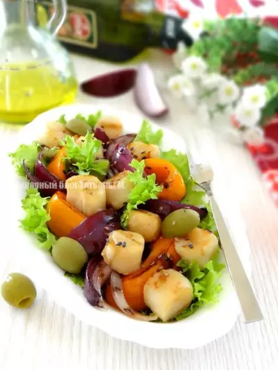 Теплый салат-гриль из овощей с гребешками
