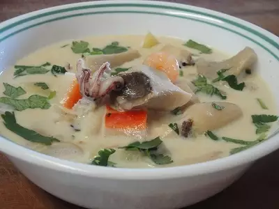 Крем суп с морскими гадами,беконом и грибами ! ! !