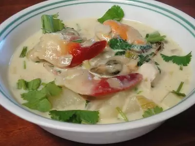 Махи мидии и молюски в крем супе
