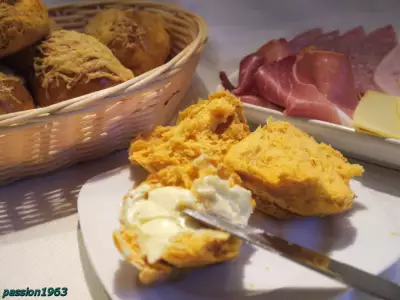 Томатно-базиликовые булочки „рыжики“