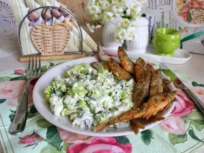 Весенний салат с рисом актавика mix и жареная корюшка