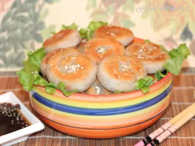 Оладьи с луково-мясной начинкой по тайски