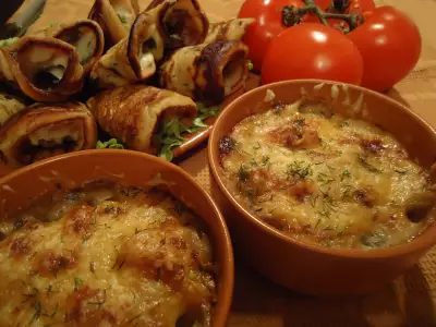 Куриное рагу под сырным соусом, пирог с семгой и креветками и грибные оладьи со сливочным сыром!