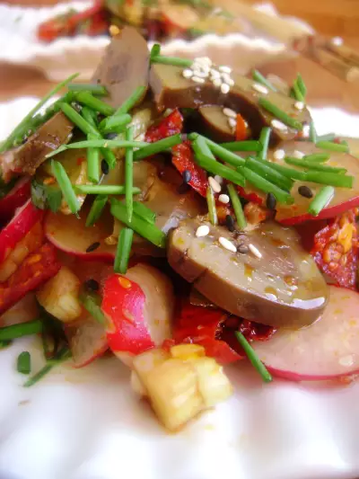 Ароматный салат из почек с овощами по китайски