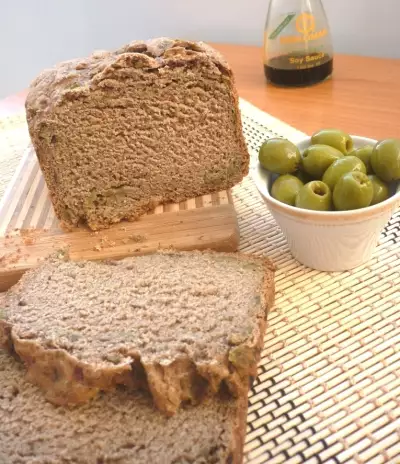 Постный хлеб с оливками