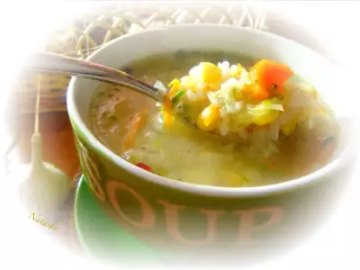 Суп овощной с рисом.