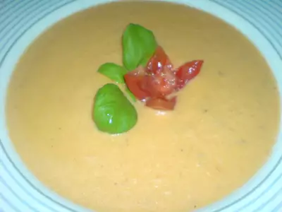 Крем-суп из запечённых помидоров и сельдерея