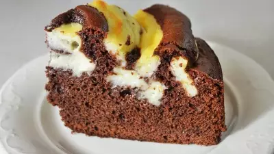 Шоколадный пирог с заварным кремом — нежный и мягкий!