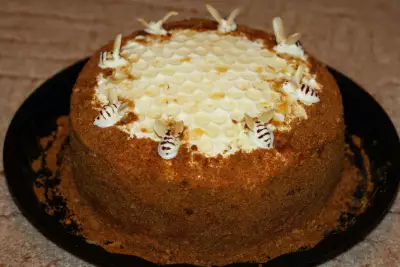 Медовый торт "жу-жу" (вариант украшения и приготовления медовика)