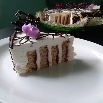 Домашний мусовый торт с веритикальными коржами
