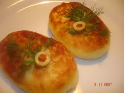 Картофельники с икрой из белых грибов