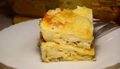 Быстрая выпечка: пирог из лаваша и сыра!