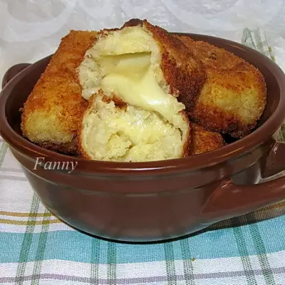 Картофельные крокеты с моцареллой crocchette di patate e mozzarella