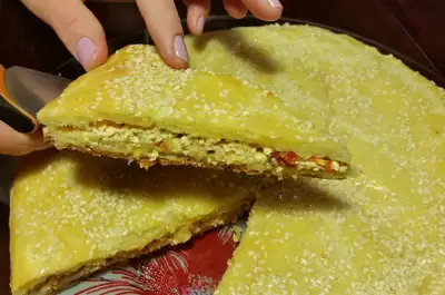 Пирог с мягким сыром, вялеными помидорами и прованскими травами. видео