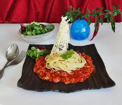 Спагетти  болоньезе из свинины