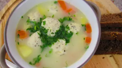 Суп с фрикадельками и сливочным сыром